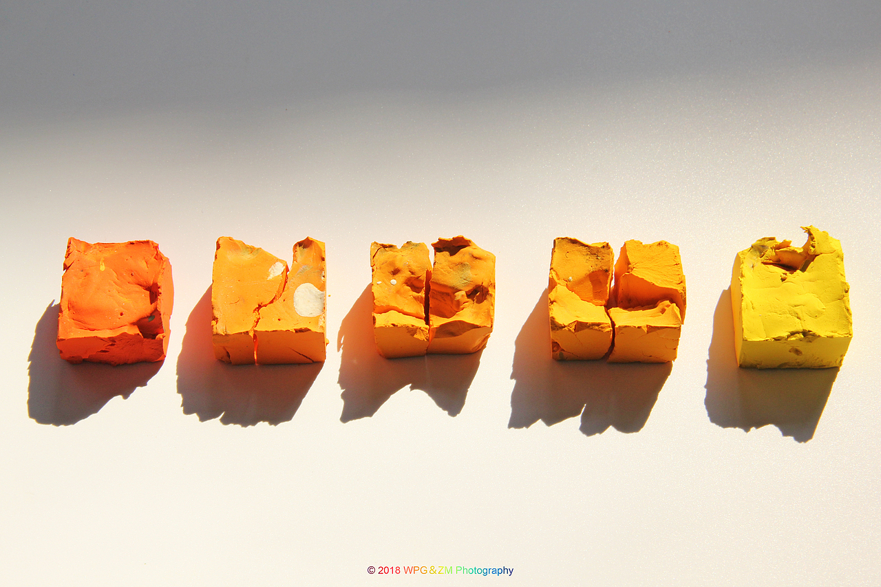 《 一个颜料盒 》