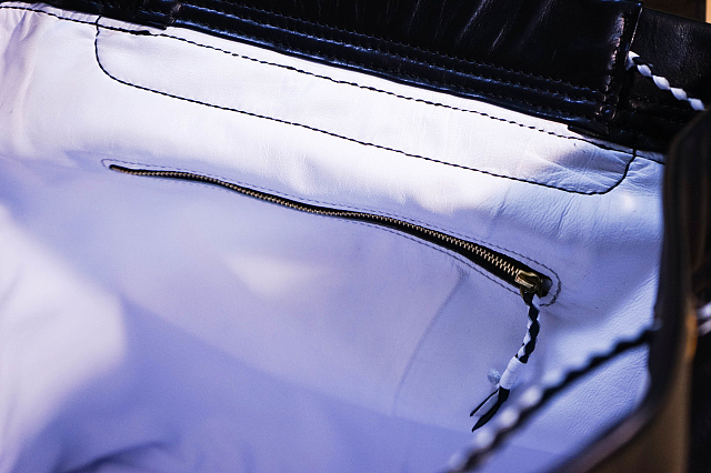 纯手工制作男士黑色双肩背包