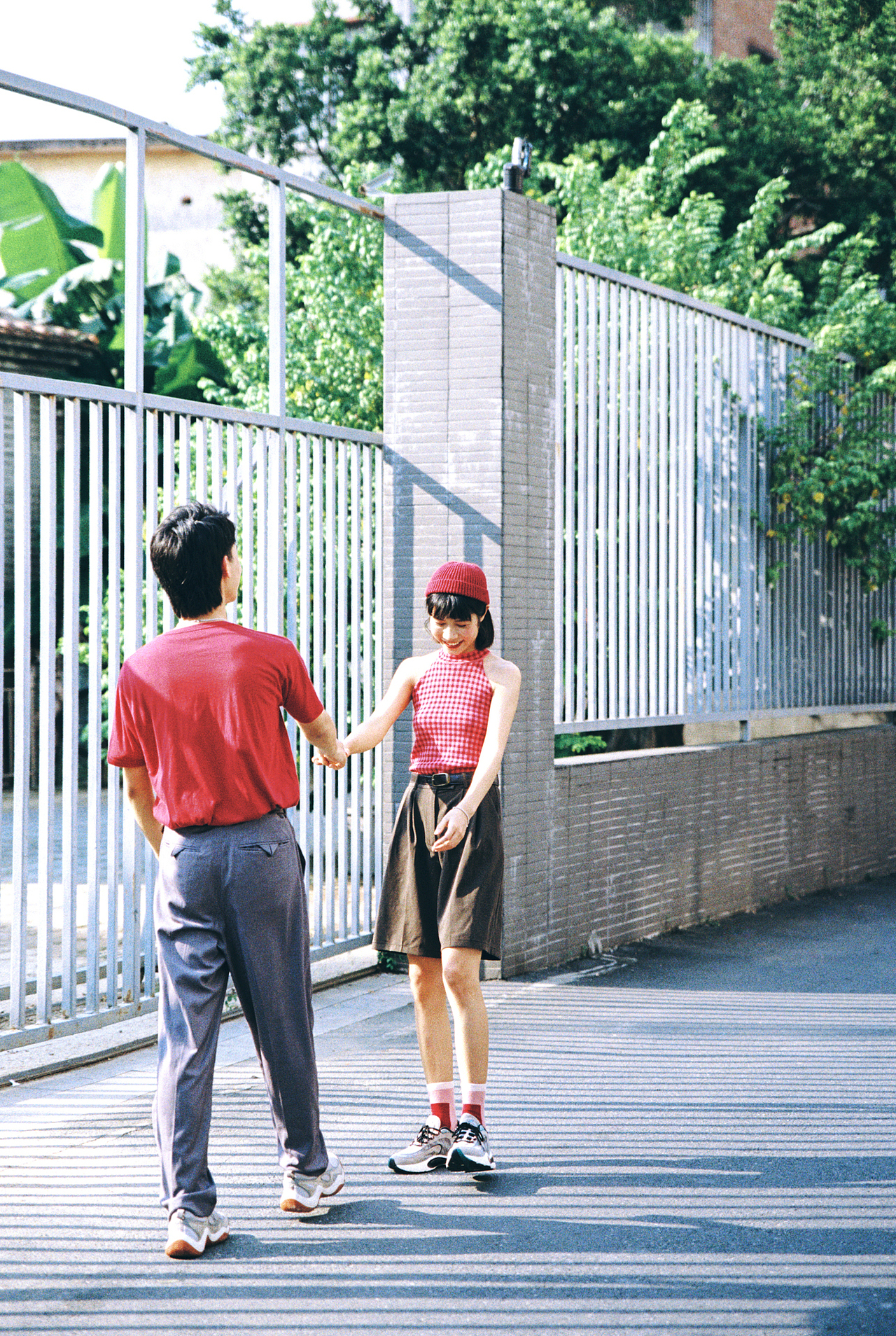 想在每个日落时分拥抱你