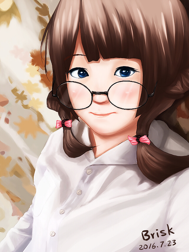 眼镜属性加可爱型妹子一枚