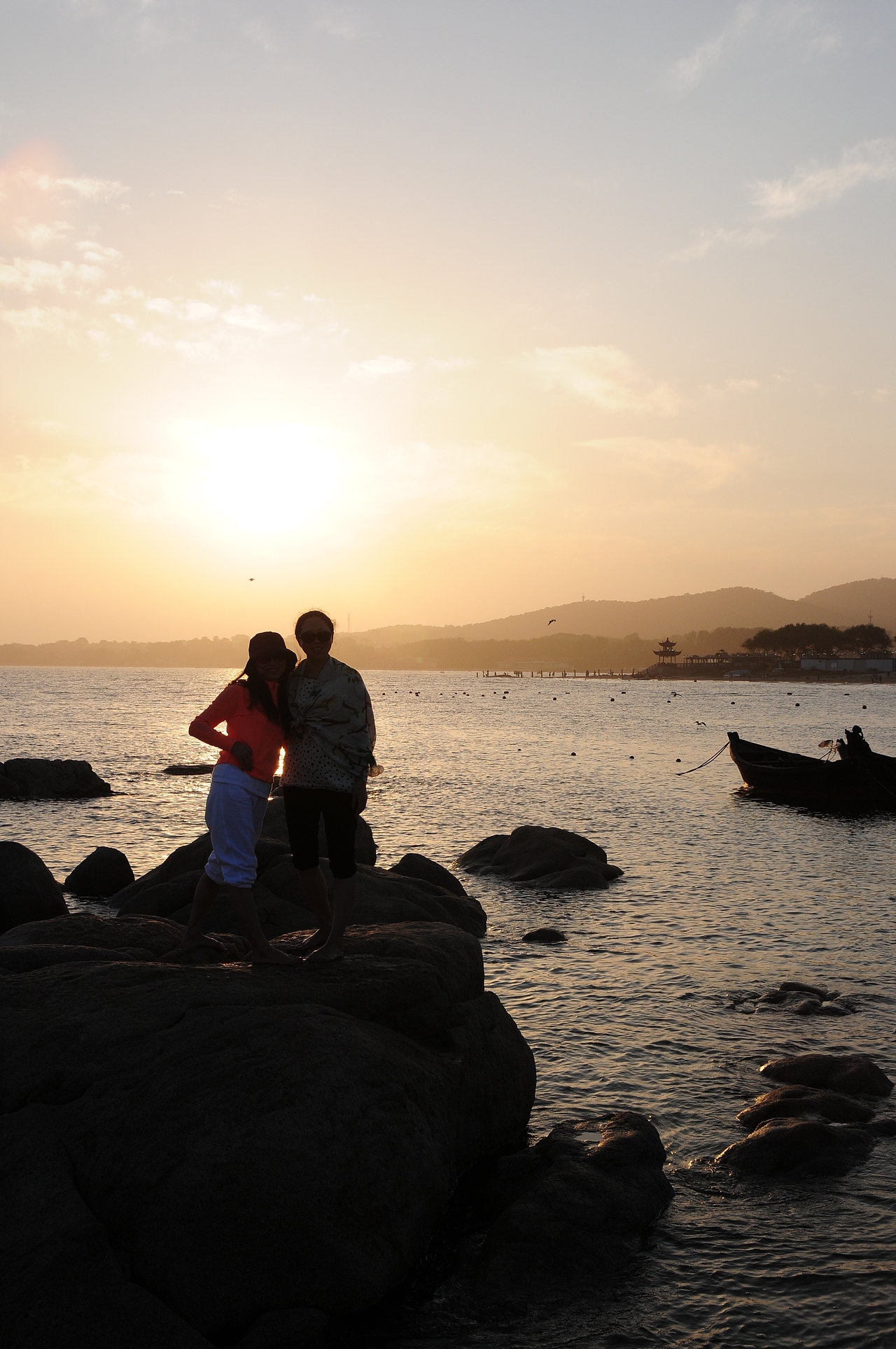 海上落日情侣照