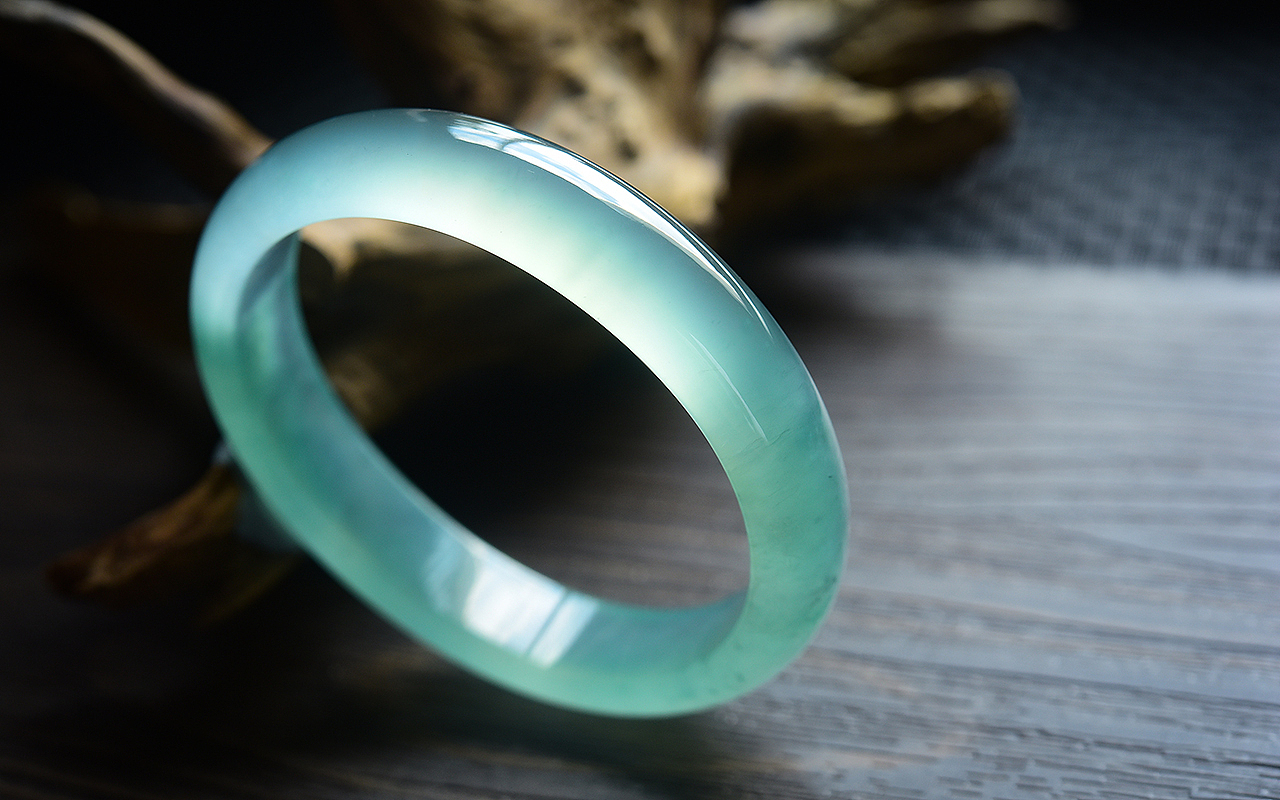 收藏级高冰翡翠手镯（图ZOTcyMzUyODA=） - 产品摄影 - 站酷设计师000000张原创素材 - 站酷ZCOOL