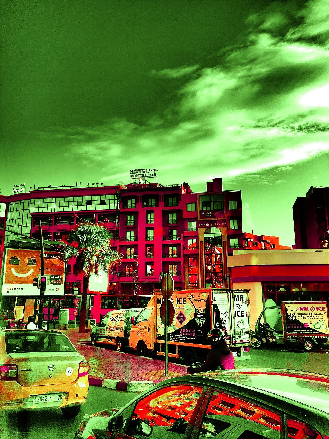 单色调眼球artist