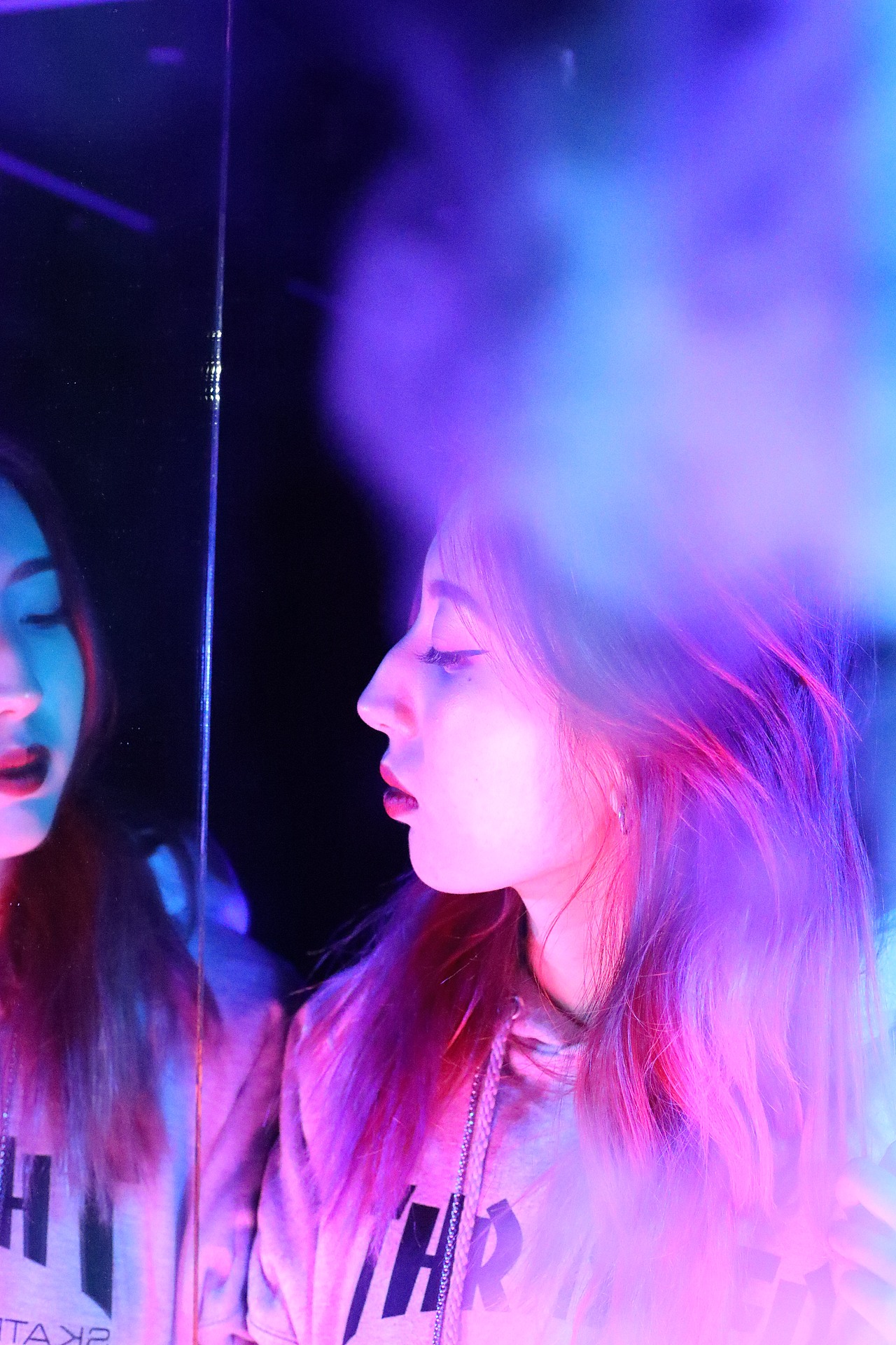 街舞工作室的炫彩霓虹风