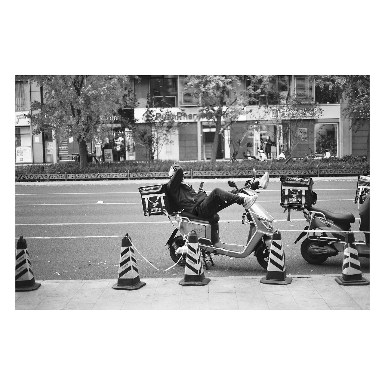 街头胶片摄影｜部分黑白合集 by Leica M6（图ZMjg2NjkzODQw） - 人文/纪实摄影 - 站酷设计师刘小川原创素材 - 站酷ZCOOL