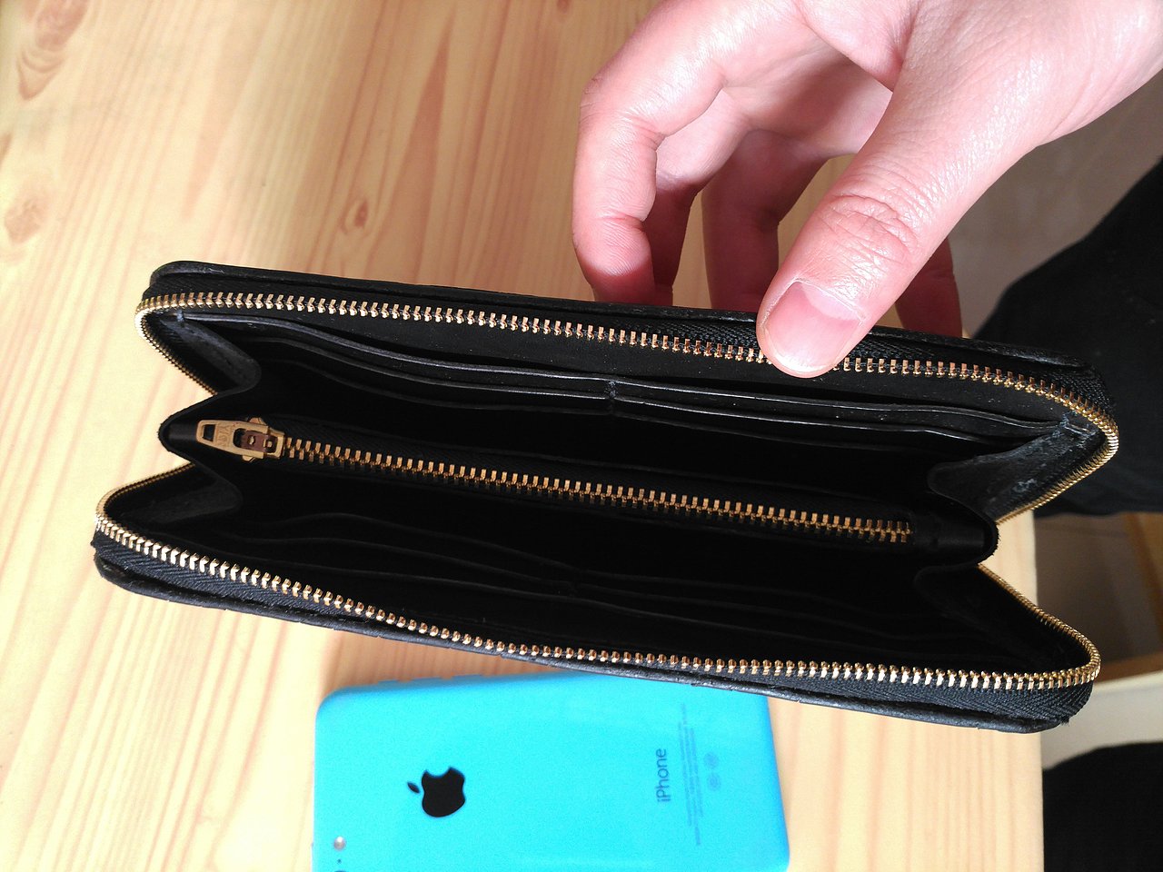 武士猫皮雕拉链包（图ZNjc1NTE1MTI=） - 工艺品设计 - 站酷设计师Mroz原创素材 - 站酷ZCOOL