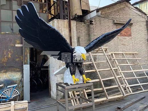 纯铜锻造老鹰雕塑、精彩手工艺术雄鹰展翅寓意青云直上