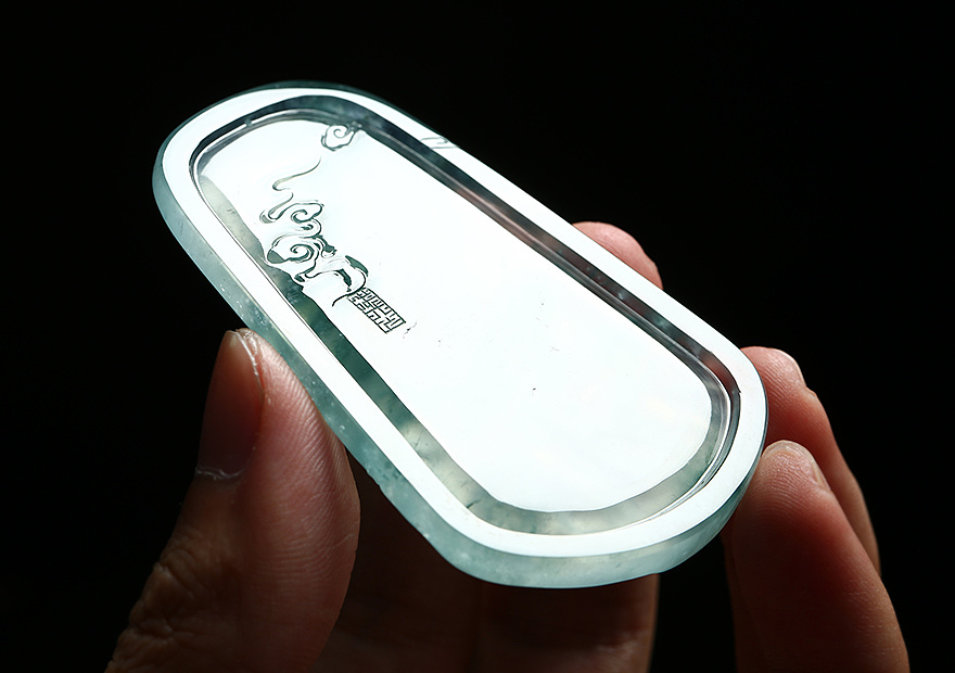 聚翠光廊——玻璃底飘花 一心向佛山水牌