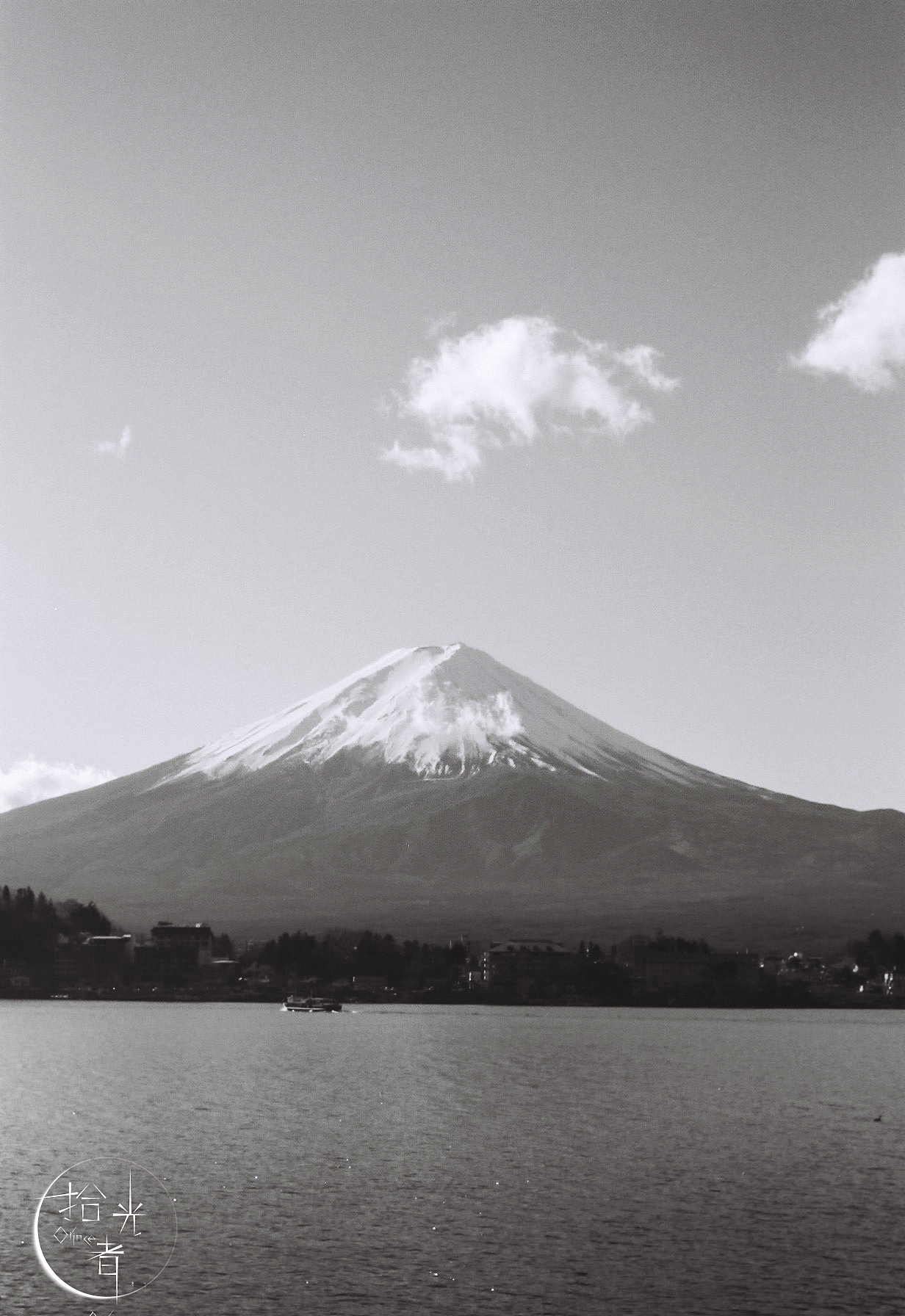 河口湖富士山东京迪士尼黑白