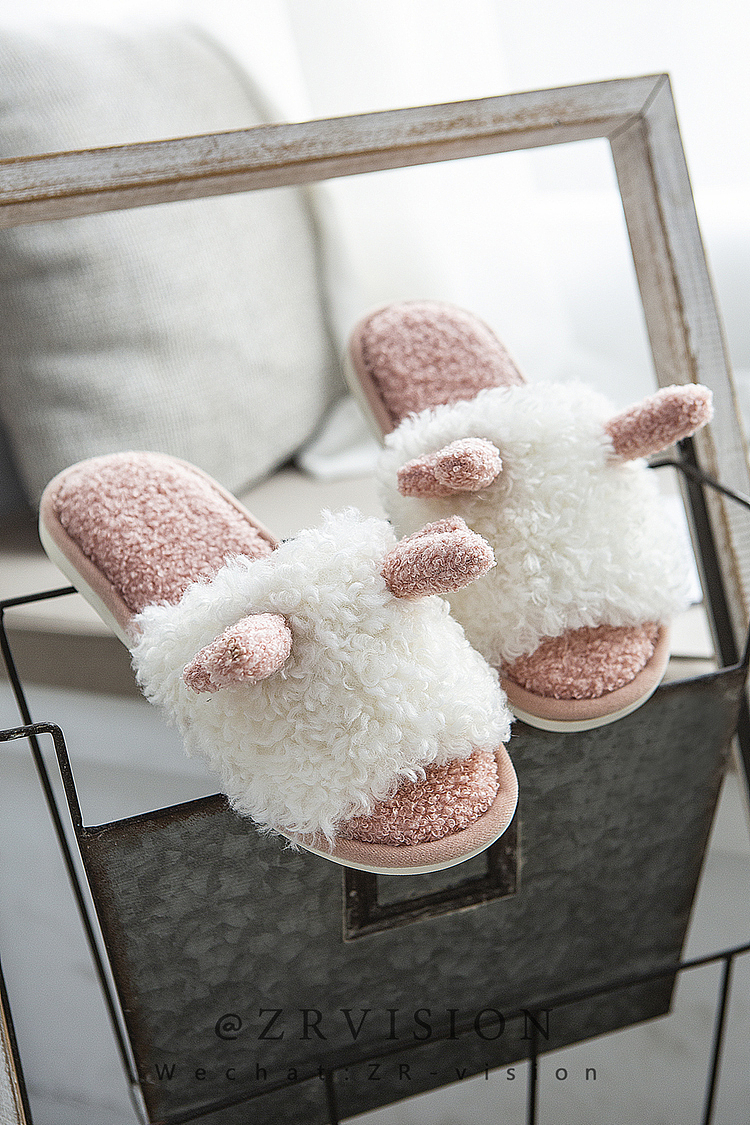 家居棉拖鞋外景基地拍摄ins风格图片拖鞋（图ZMjIzNDc5NDgw） - 产品摄影 - 站酷设计师ZRVISION原创素材 - 站酷ZCOOL