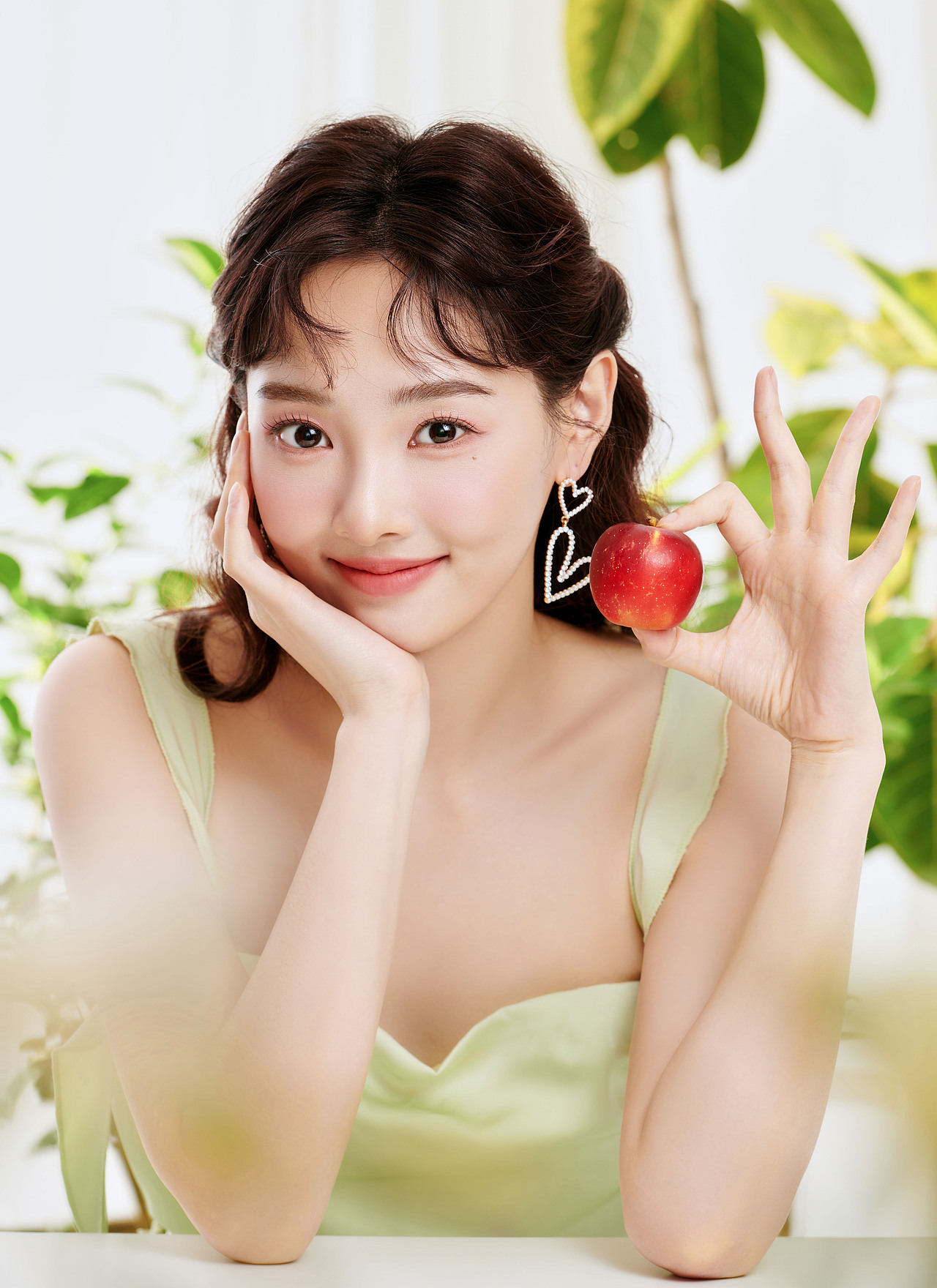 SET韩国模特：HIKI 彩妆拍摄｜商业拍摄（图ZMzQ1NTk4OTI0） - 人像摄影 - 站酷设计师SET模特经纪公司原创素材 - 站酷ZCOOL