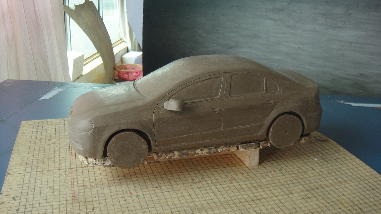 初次玩油泥做汽车模型