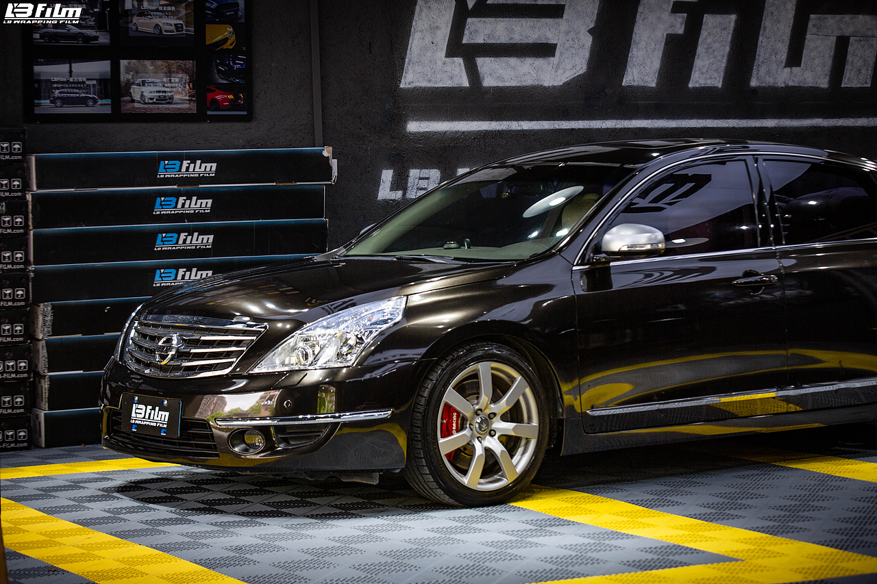 日产天籁超亮金属黑