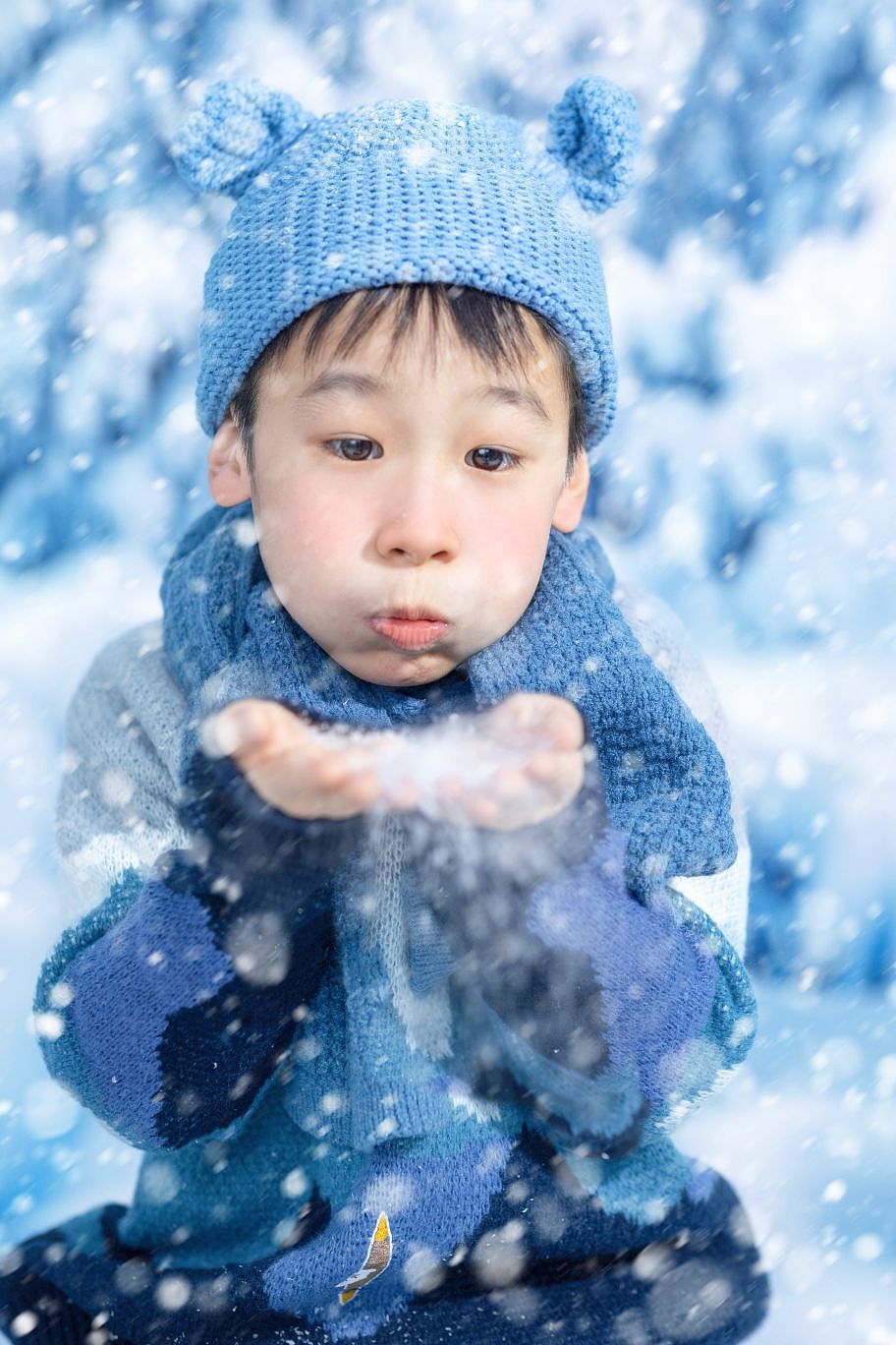 在雪地里肆意撒欢吧（图ZMzMwNjU1ODQ0） - 人像摄影 - 站酷设计师一颗小崩豆儿原创素材 - 站酷ZCOOL