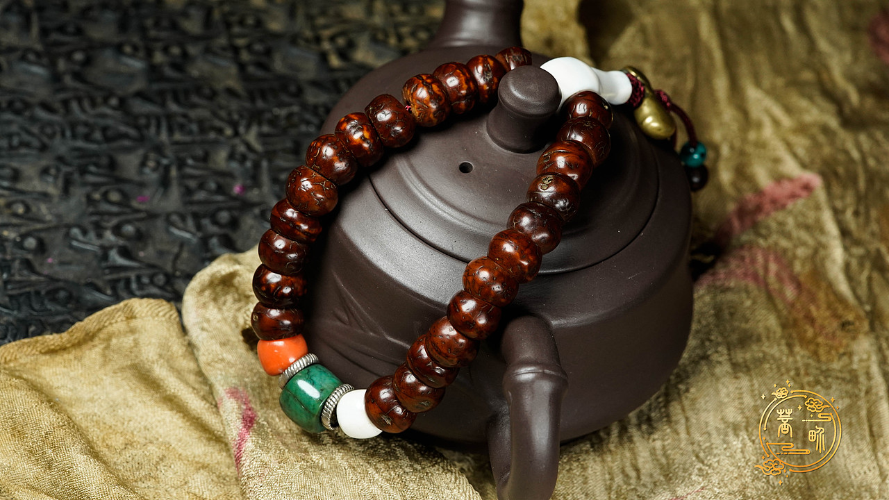 一串很老的手串拍摄练习