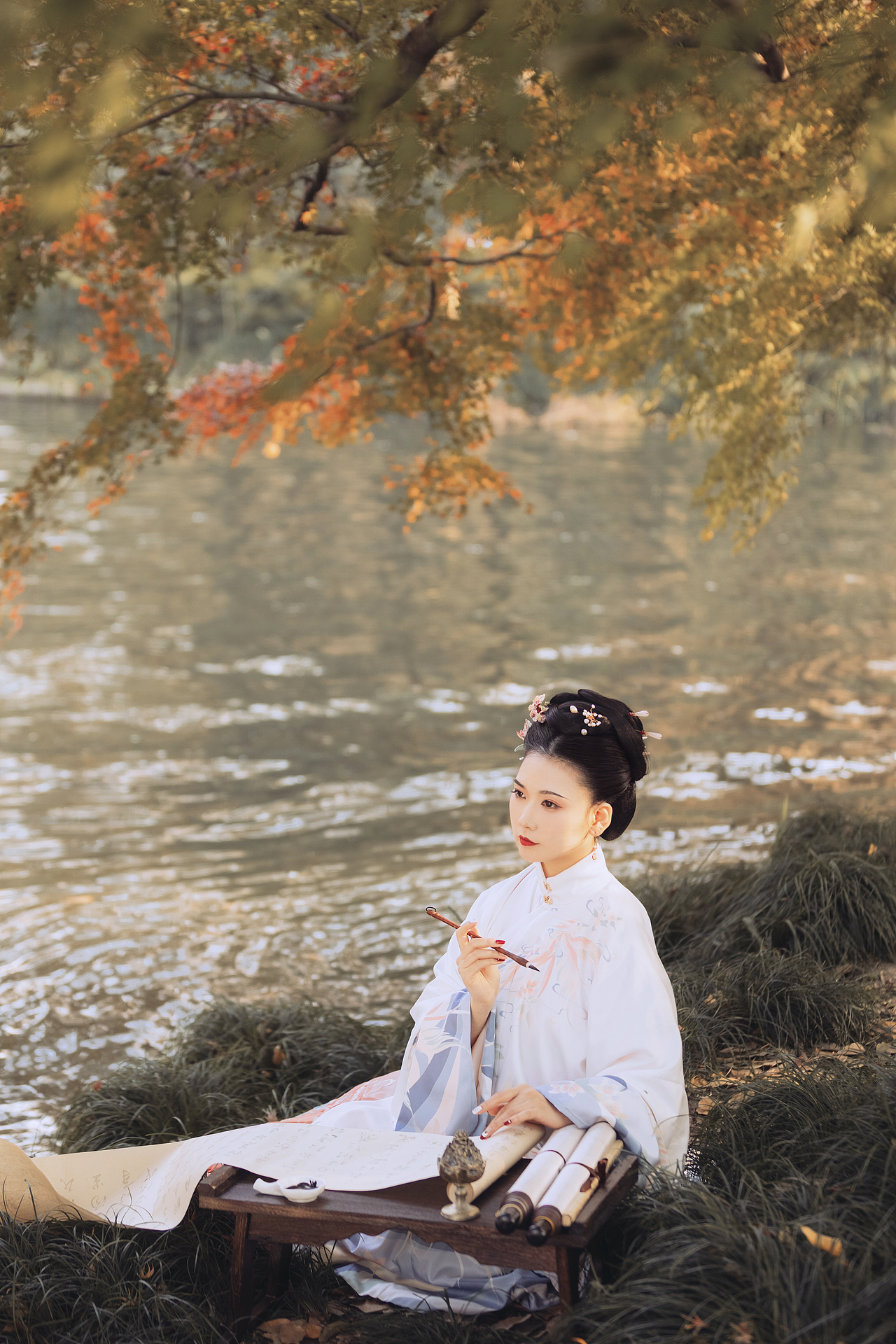 临江秋枫（图ZMjgzMzQ5MDM2） - 人像摄影 - 站酷设计师若寒Rock原创素材 - 站酷ZCOOL
