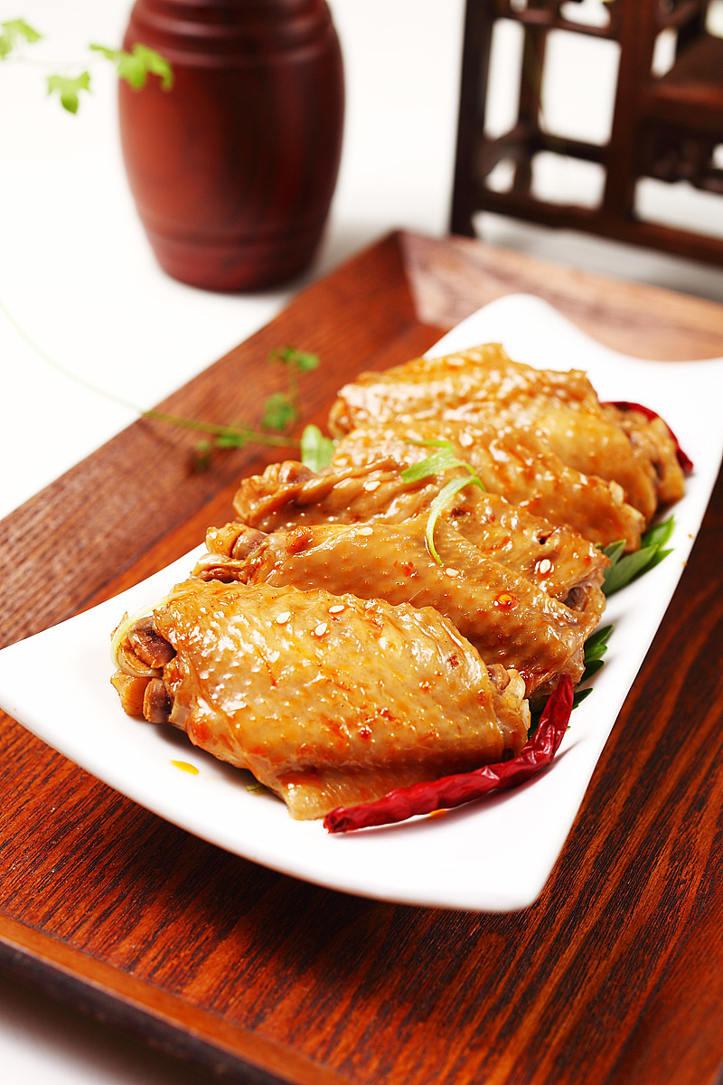 上菜咯香辣卤牛肉红油顺风陈皮肥肠百香卤鸡翅泡椒凤爪啥都有