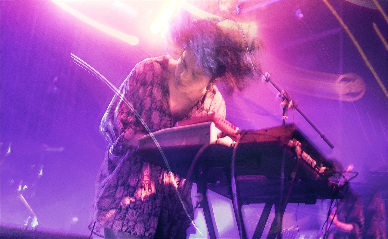 2018年 - 现场音乐LIVE演出 记录回顾（图ZMTQzMTUwODg0） - 人像摄影 - 站酷设计师乐与饵原创素材 - 站酷ZCOOL
