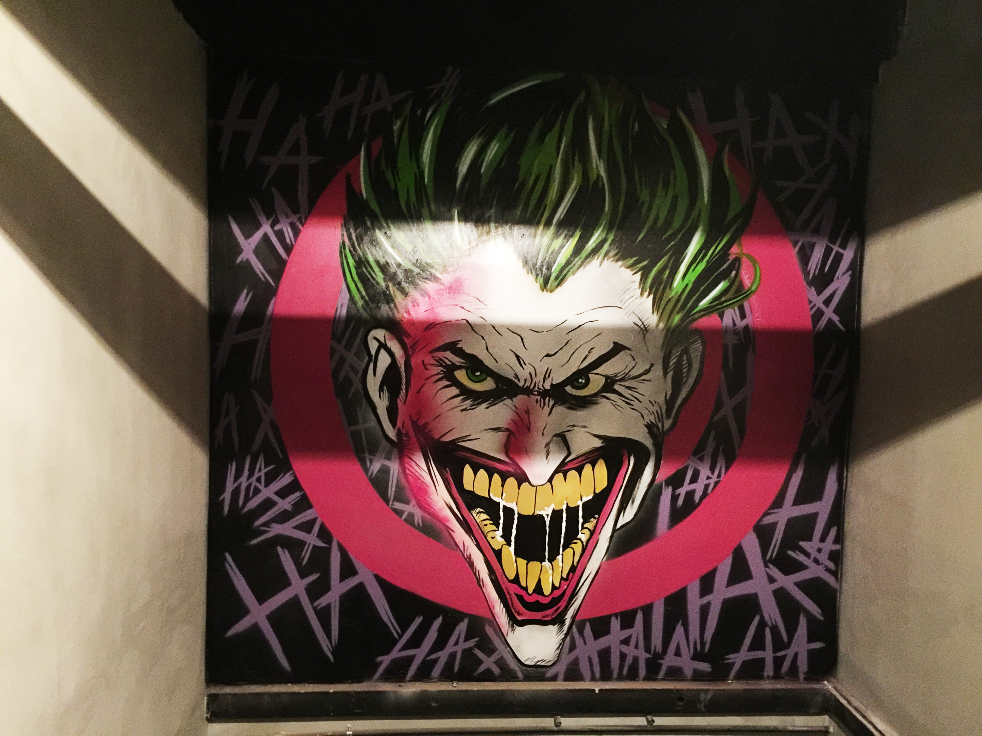 用"涂鸦"手法遮盖"手绘墙"--北京dna涂街头鸦团队