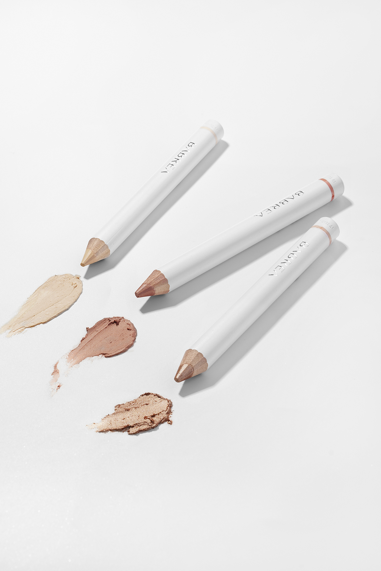 卧蚕笔 美妆 创意静物拍摄（图ZMjkyMTgxNjE2） - 产品摄影 - 站酷设计师v大梨呀原创素材 - 站酷ZCOOL