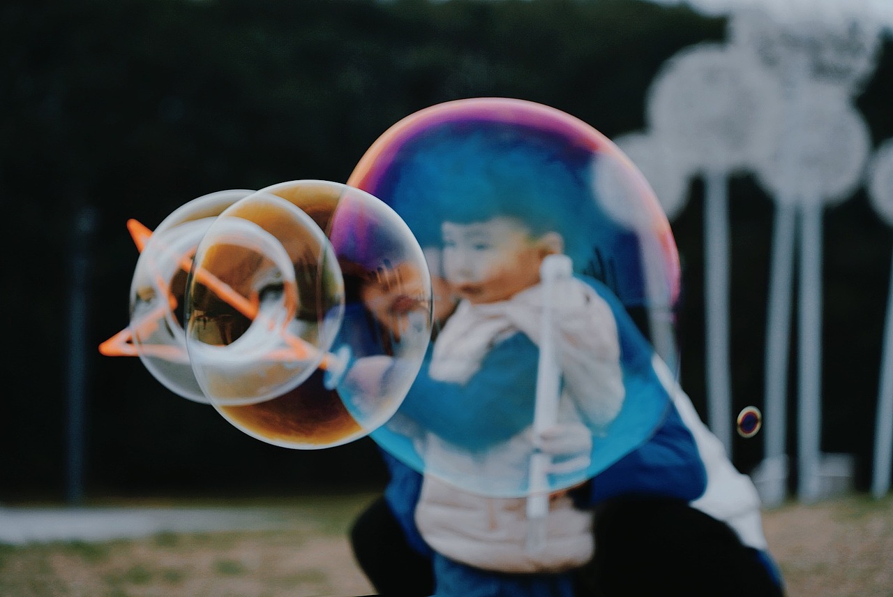 吹泡泡的宝哥|摄影|人像摄影|宋莉鱼羊_原创作品-站酷zcool