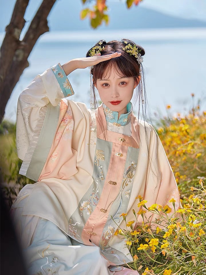 暖玉 22/春款 汉服设计