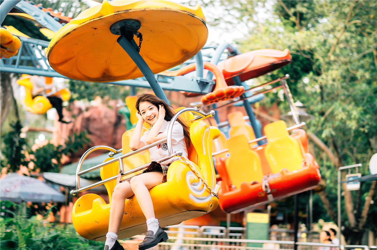 游乐园少女