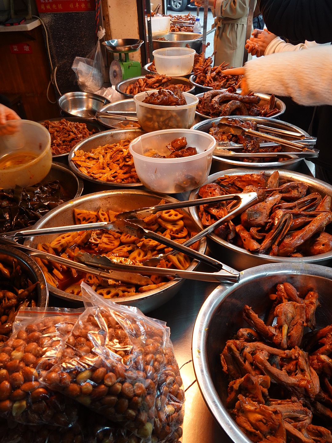 深夜食堂，长沙的卤味是夜宵最好搭子（图ZMzY2OTA1MTYw） - 美食摄影 - 站酷设计师哲哲呆不住原创素材 - 站酷ZCOOL