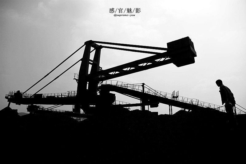 @supreme--you 黑白摄影作品(钢铁厂)