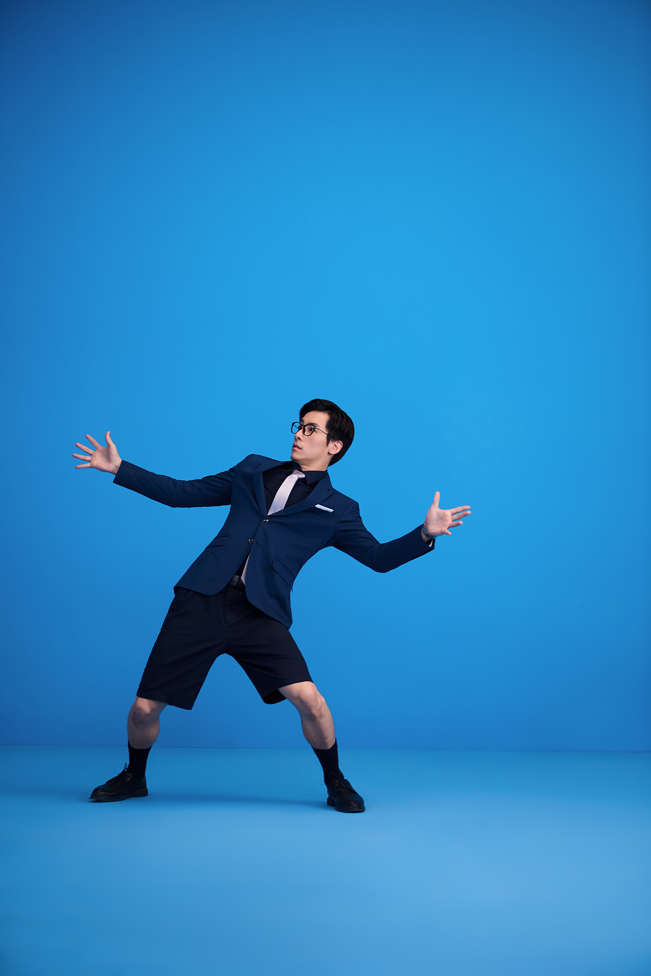 企查查/我闪我躲我查/创意人物广告摄影