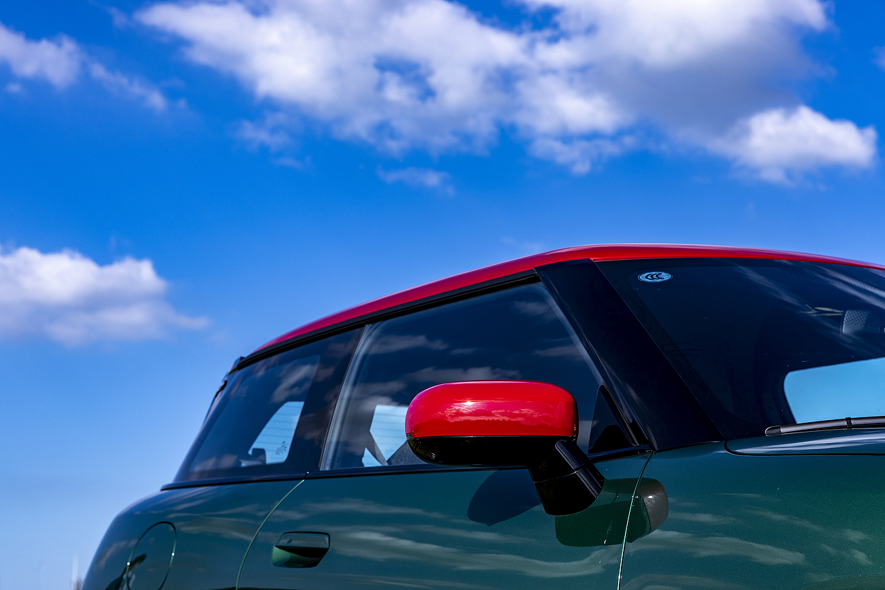 全新电动 MINI COOPER