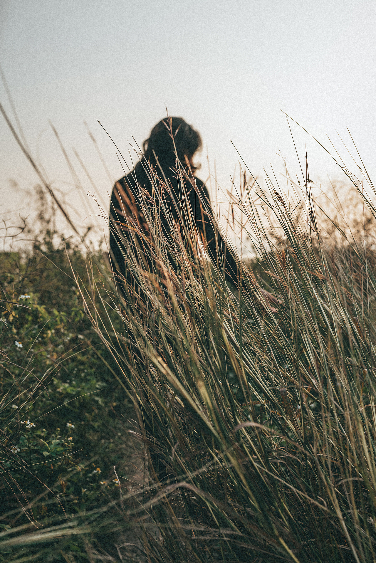 起风了（图ZMTQxODIzOTYw） - 人像摄影 - 站酷设计师是哒哒鸭原创素材 - 站酷ZCOOL