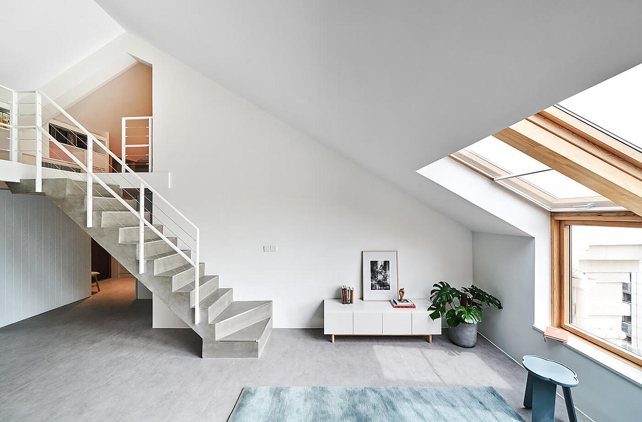 温暖的秘密:三角形房顶下的loft小阁楼