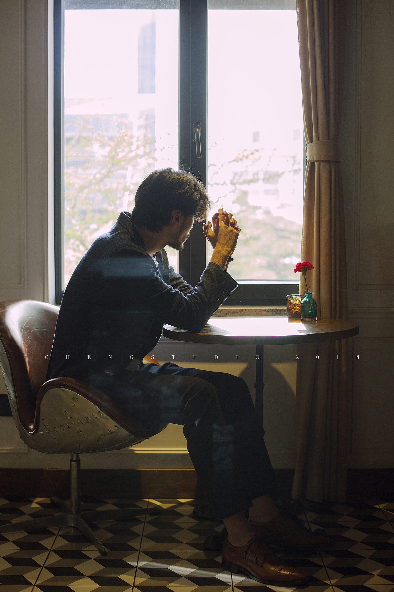 向内自省 向外行走