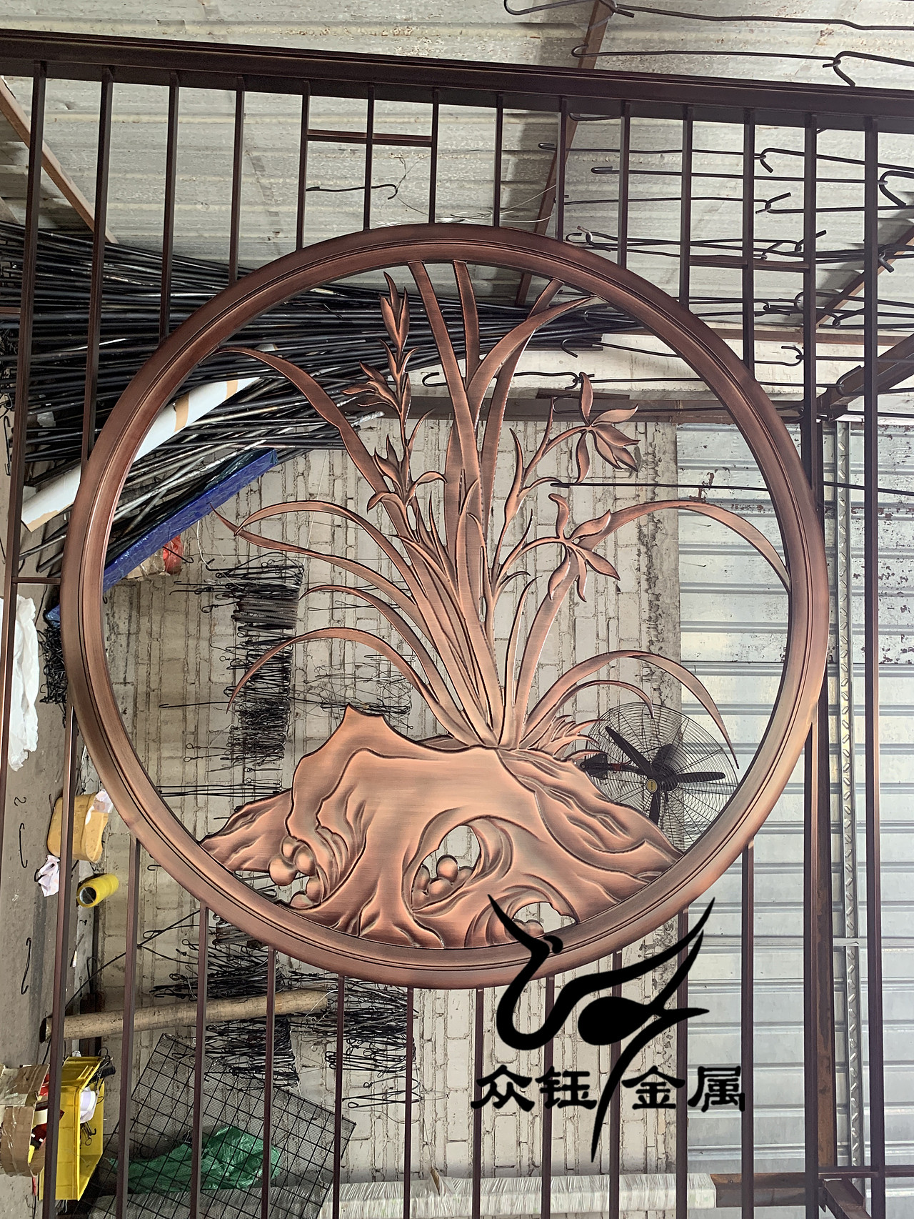 铝板雕刻镀铜镂空屏风 各种高档场所屏风定制（图ZMjE5NDQ0MDI0） - 其他工业/产品 - 站酷设计师艺术金属原创素材 - 站酷ZCOOL