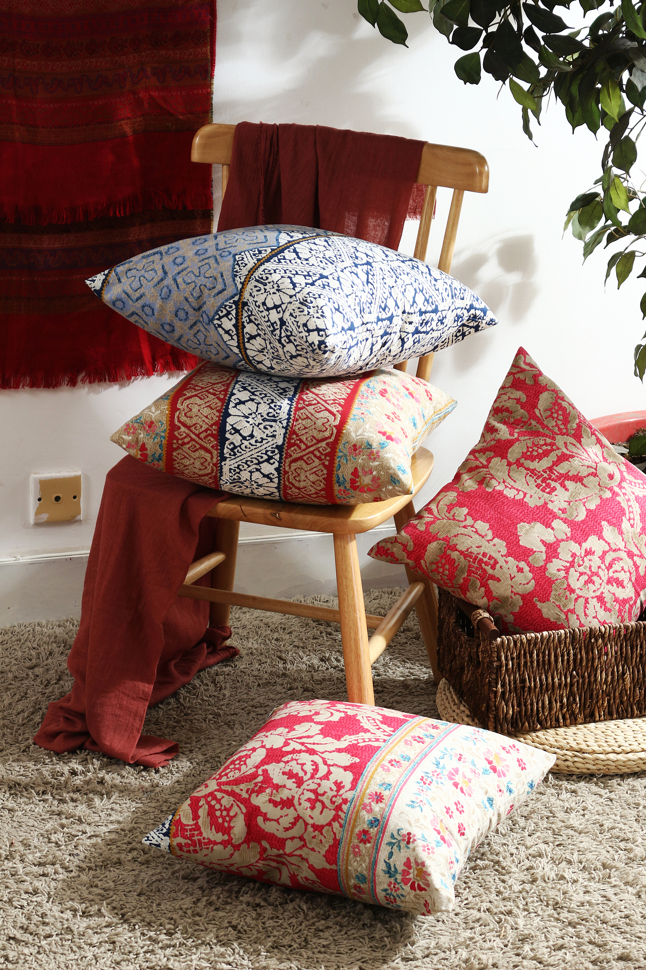 民族风抱枕（图ZMTU1NjEwNjU2） - 产品摄影 - 站酷设计师ESION视觉影像原创素材 - 站酷ZCOOL