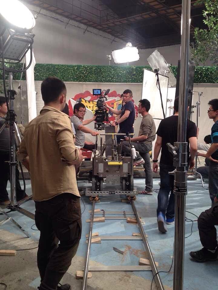 姚晨 代言奥妙广告涂鸦墙创作