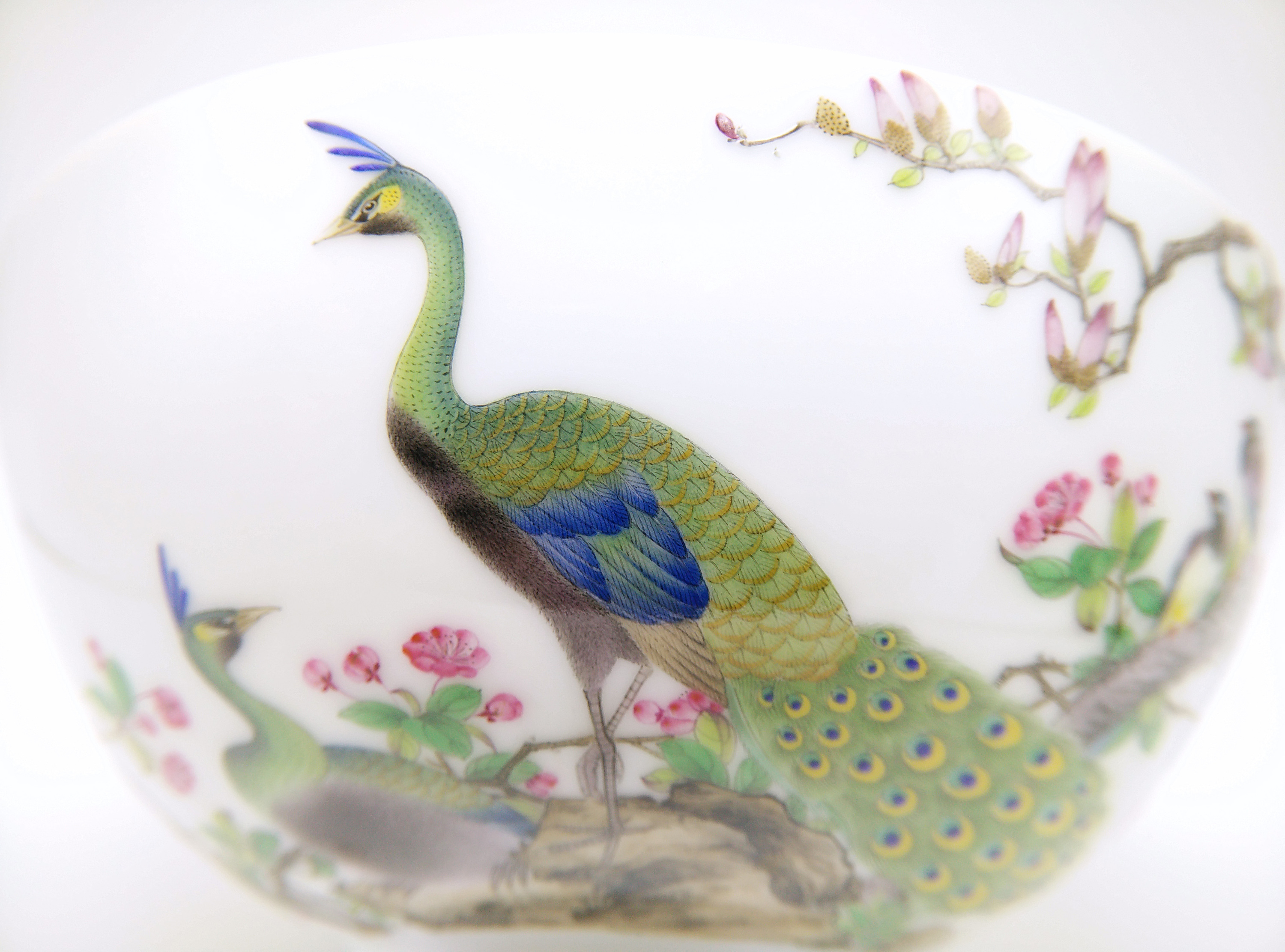 【釉上彩瓷】仿清雍正珐琅彩孔雀小碗一对