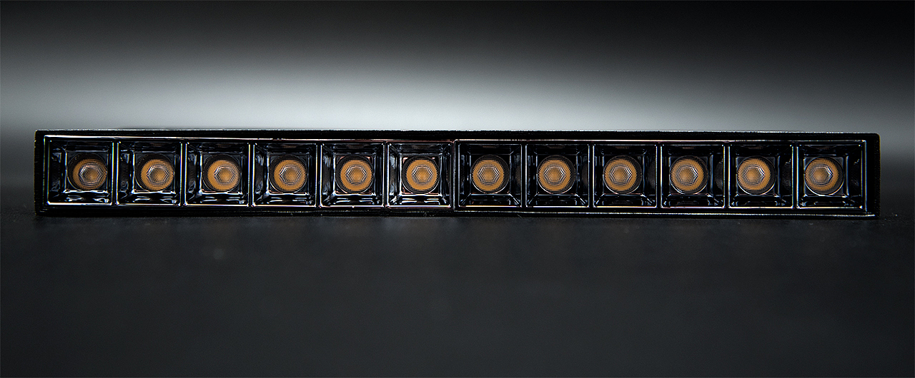 志高-磁吸折叠射灯