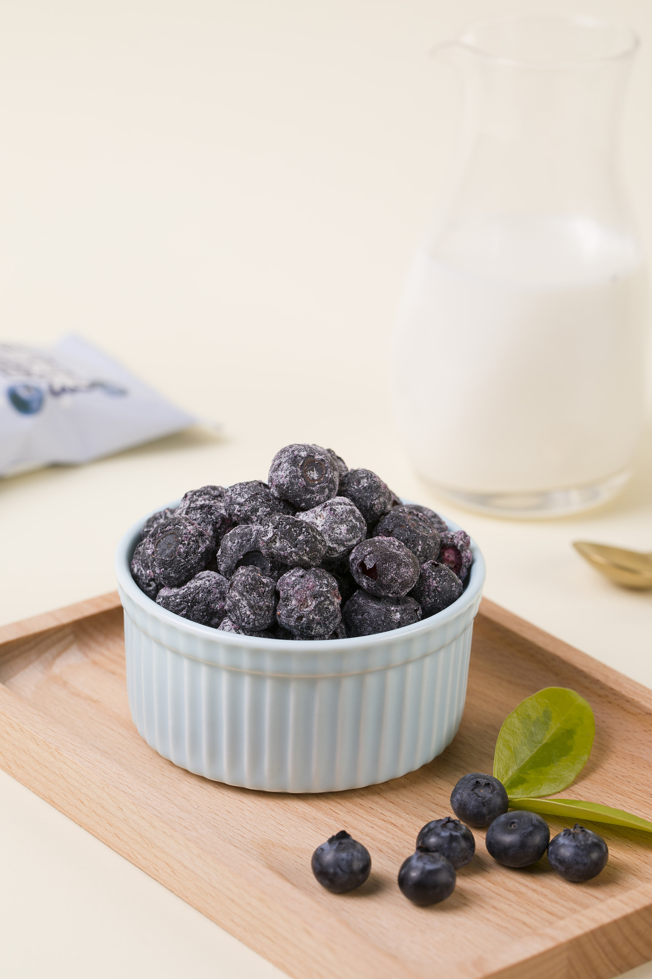 美食摄影 蓝莓冻干 儿童零食