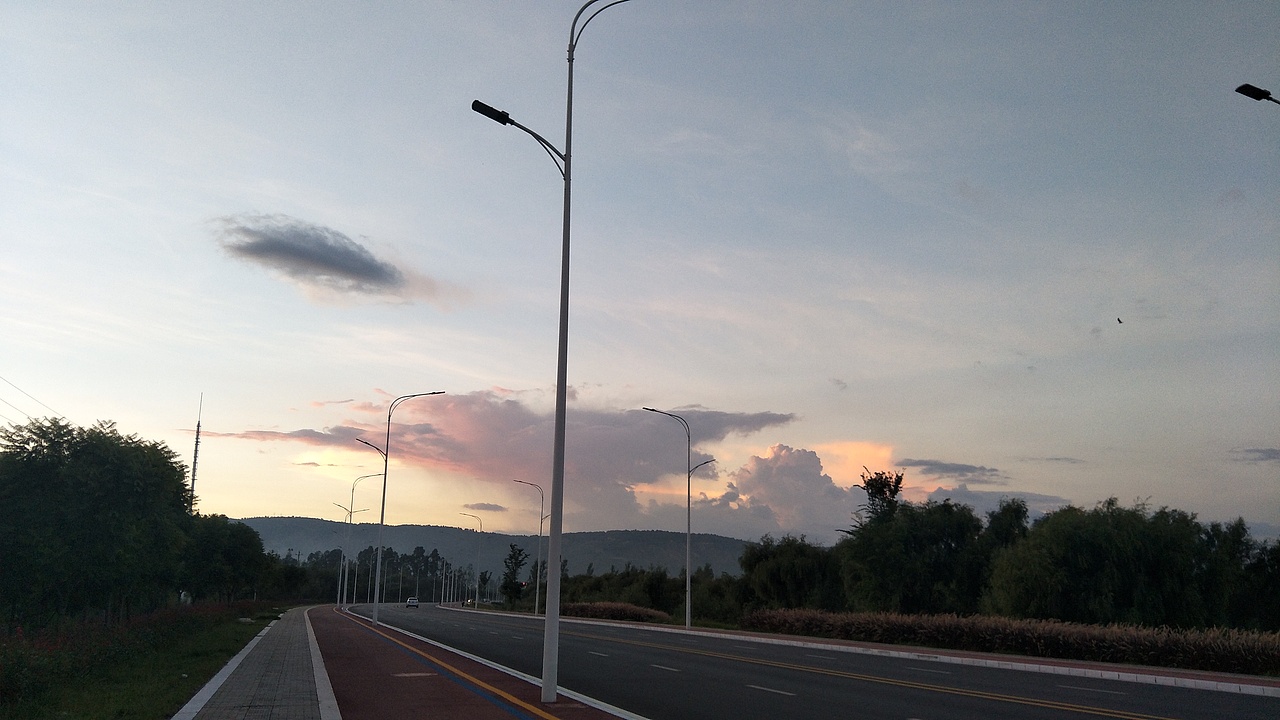 偶然拍到比较美好的东西（图ZMTg4NDY5MzQ0） - 环境/建筑摄影 - 站酷设计师心宽体胖胖胖原创素材 - 站酷ZCOOL