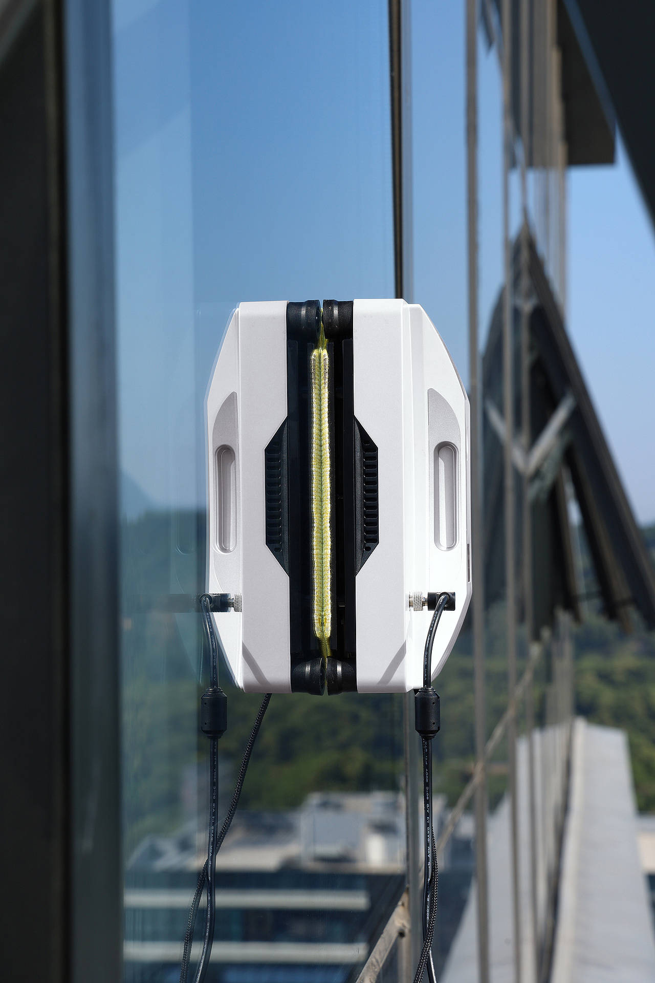 擦擦擦，擦窗机，有一点精修（图ZMjgxMTA4NDg4） - 产品摄影 - 站酷设计师叶云熙原创素材 - 站酷ZCOOL