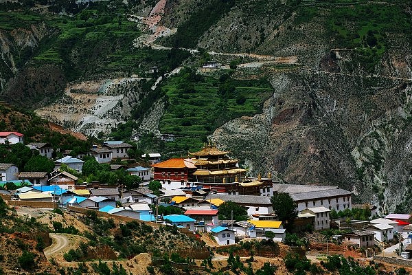 转山转水转佛塔,不为修来世,只为途中与你相见 ——— 颠藏线的天堂