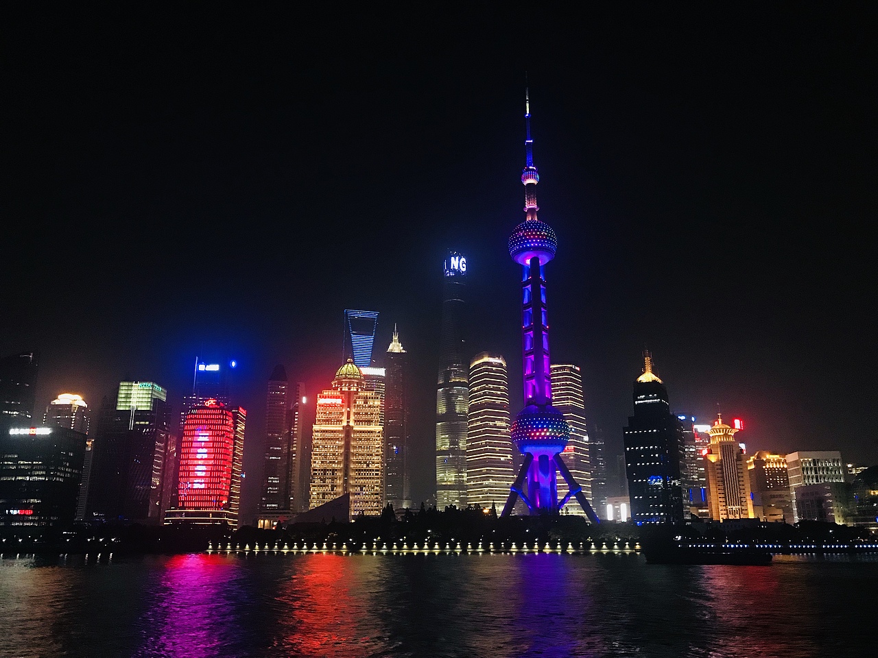 夜~上海（图ZMTIxNzI3ODYw） - 风光摄影 - 站酷设计师混世小土豆原创素材 - 站酷ZCOOL