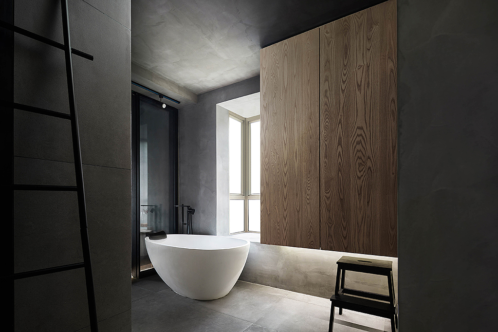 "L因为热爱生活,所以懂得生活;
<br>而生活也需要那些暖人心田的温度、记忆片刻。<br><br>空间于人,还是人于空间,都是互补互成的;<br><br>一个舒适适合的空间,是我们生活或者记忆最好的载体;<br><br>不冷不热,不多不少,一切都刚刚好......"