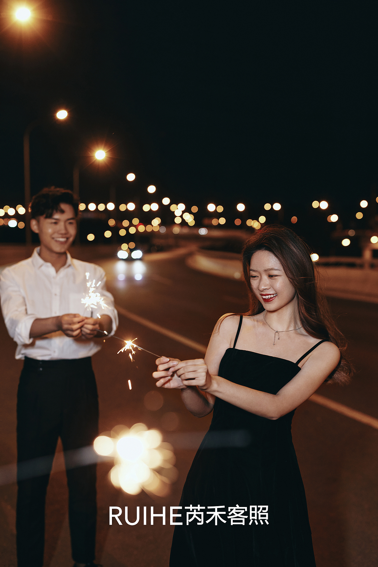 如电影的剧情般发生,缓慢而又悠长的述说