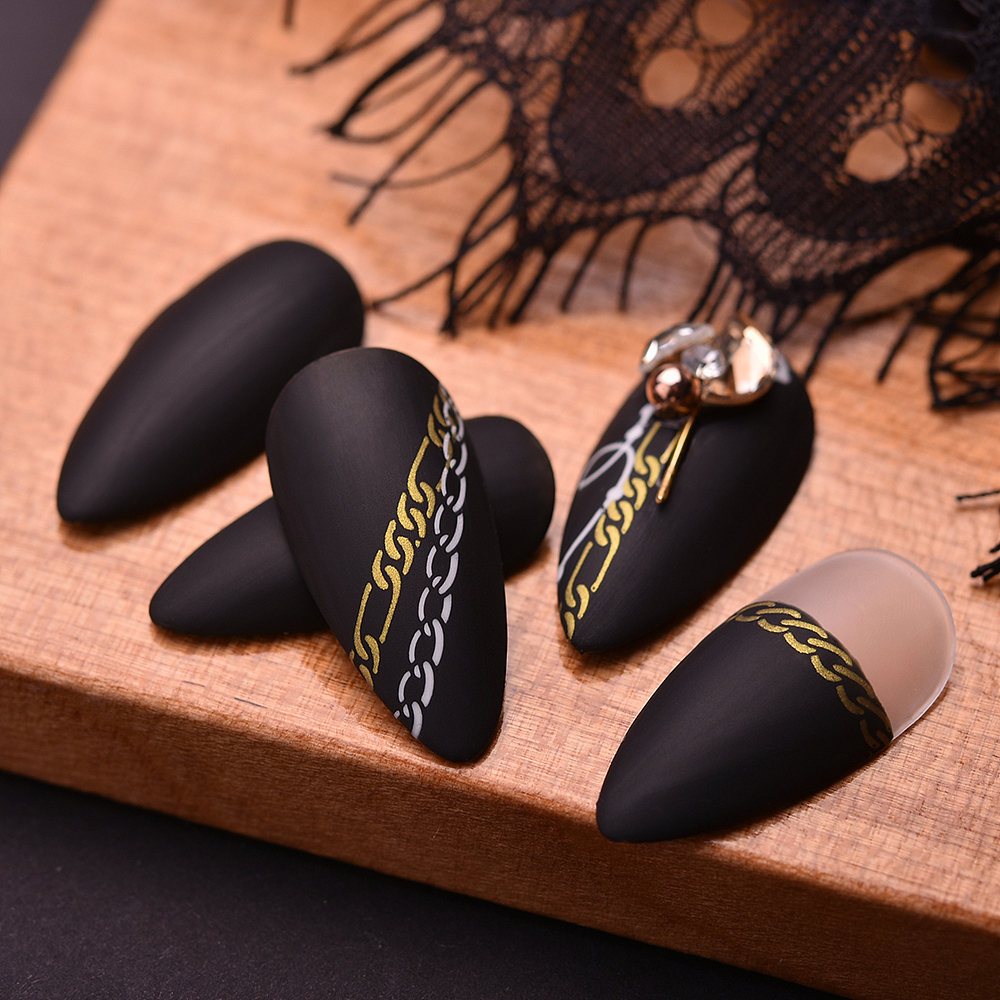 欧美高级感美甲摄影 时尚大牌风格 暗调 暗色系摄影