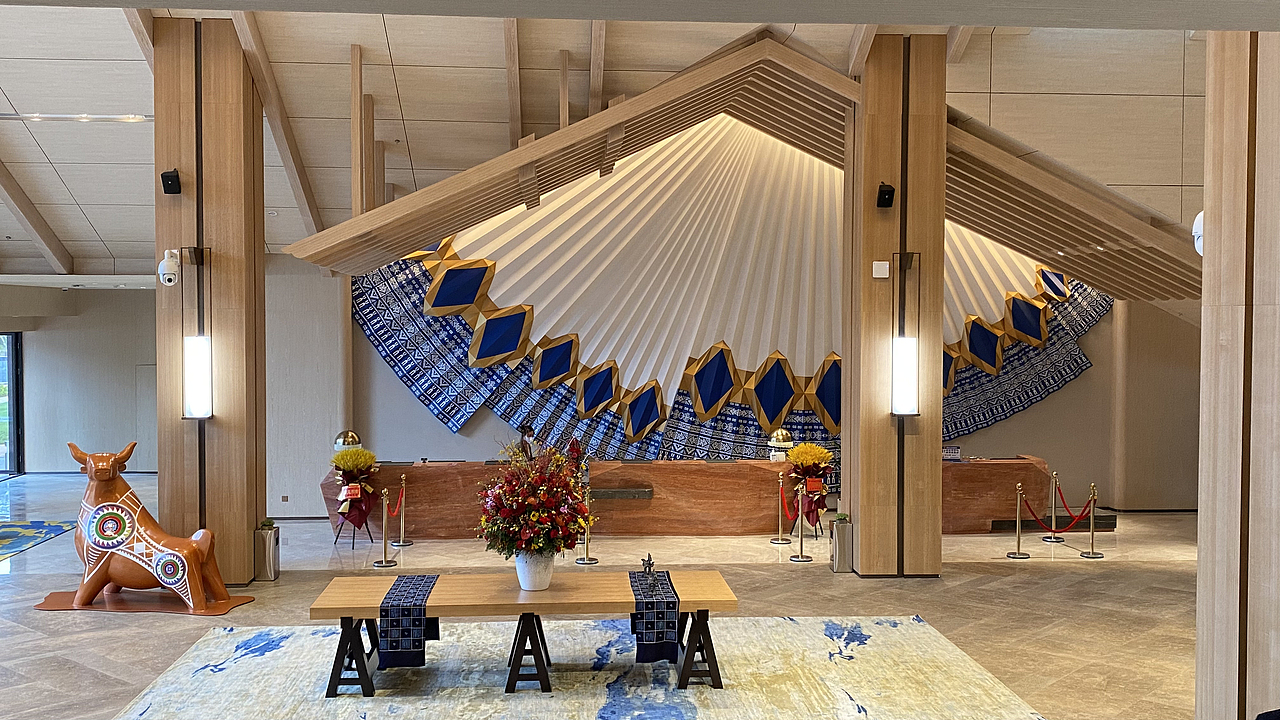 2021中國.麗江 “復(fù)游城Club Med麗江度假村” 雕塑作（圖ZMjcyODcyNDY4） - 雕塑 - 站酷設(shè)計師曾子雕塑工作室原創(chuàng)素材 - 站酷ZCOOL