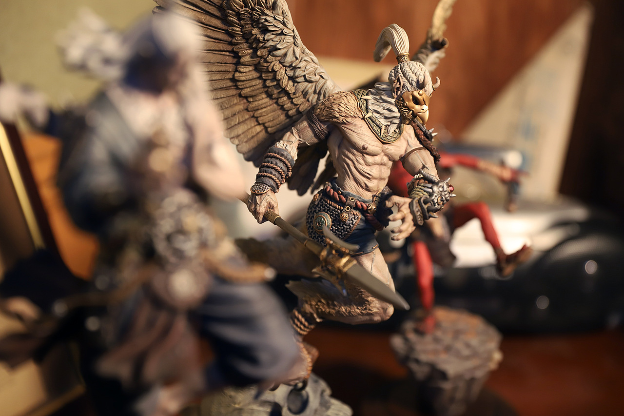 野鸽原创作品《金翅大鹏鸟》