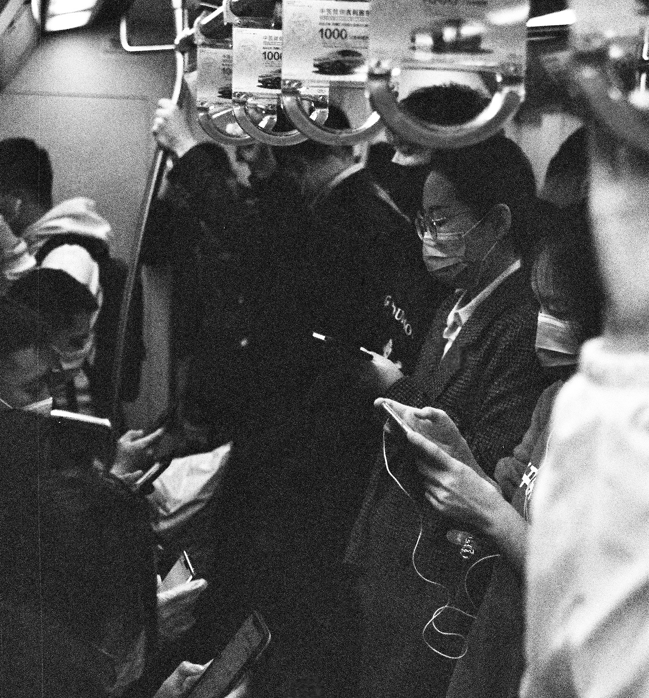 地铁打工人（图ZMjM0MTUxOTI0） - 人文/纪实摄影 - 站酷设计师林田lisa原创素材 - 站酷ZCOOL